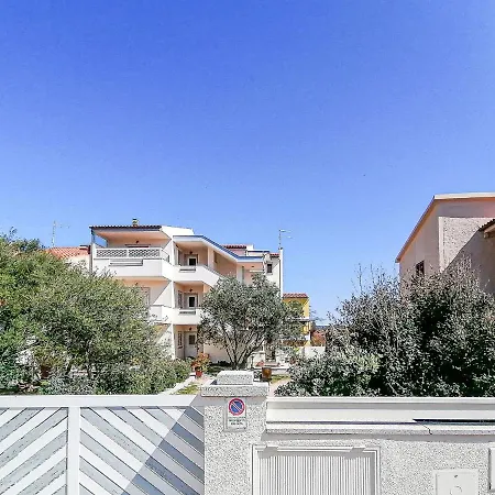 דירה Residenze Degli Ulivi סנטה טרזה גאיורה
